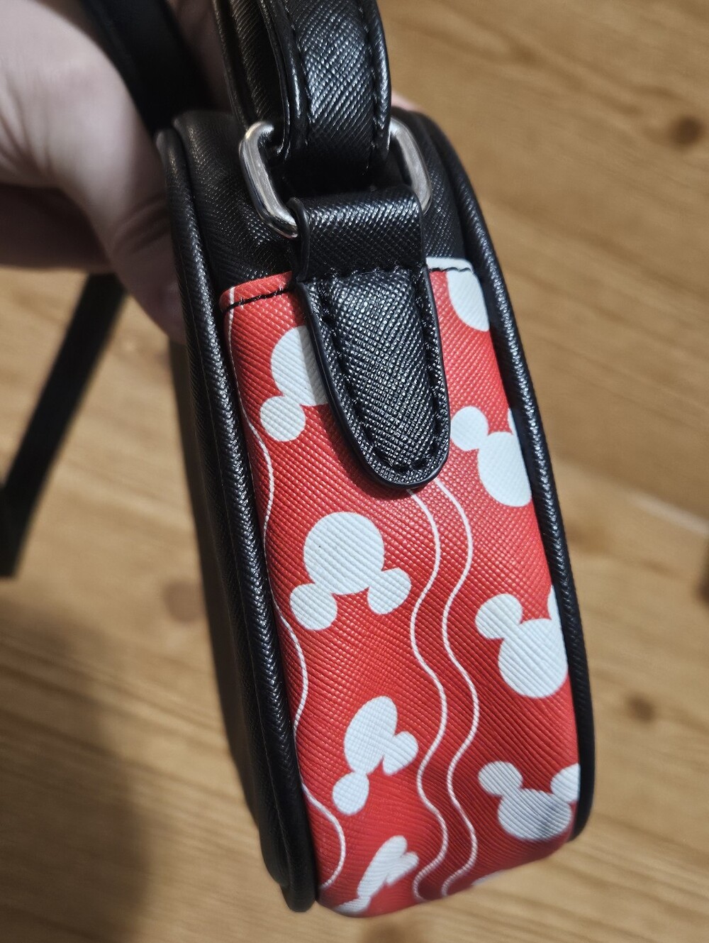 Disney x Dani Mickey Crossbody Purse - Picture 6 of 9
